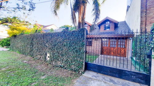 Casa En Venta 4 Amb Cochera,jardin,pileta Quilmes