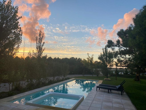 Casa En Venta - 5 Ambientes - La Herradura Pinamar