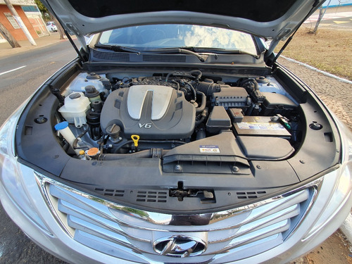 Imagem 8 de 10 de Hyundai Azera