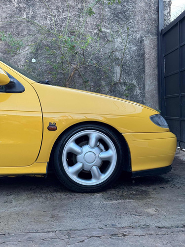 Renault Megane coupe f3r 2.0