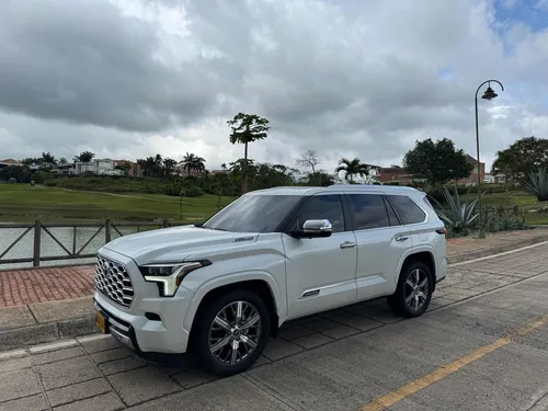 Toyota Sequoia 3.5 V6 Capstone