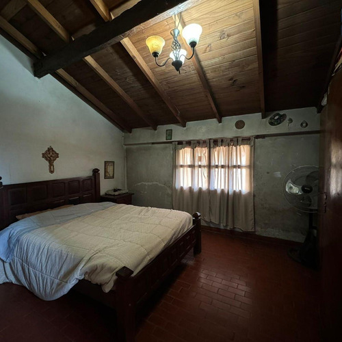 Chalet Con Local Comercial