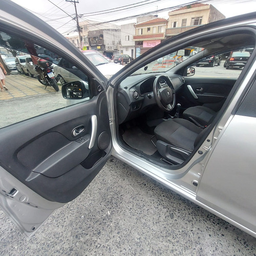 Renault Sandero 1.0 16v Expression Hi-flex 5p