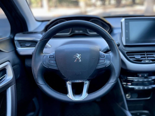Imagen 10 de 10 de Peugeot 208 1.6 5ptas Feline 115cv
