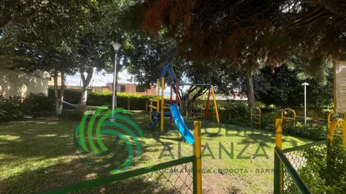 Casa En Venta En El Tejar. Cod V61711