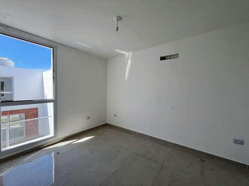 Lomas De Manantiales Duplex 3 Dormitorios 3 Baños A Estrenar
