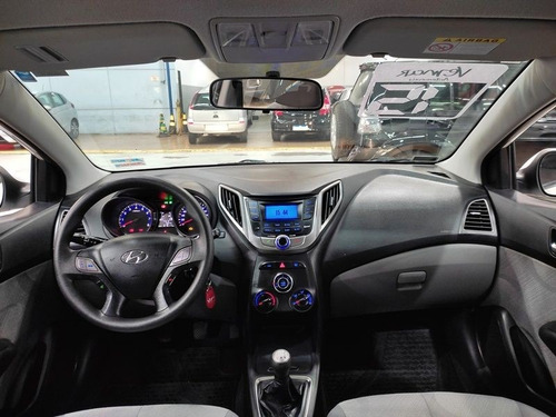 Imagem 3 de 15 de Hyundai Hb20s 1.0 Comfort Style 12v