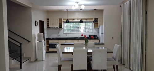 Imagen 4 de 18 de Alquilo Casa Totalmente Amoblada En El Condominio Cerrado La Trinidad: 4 Habitaciones Y 5 Baños.