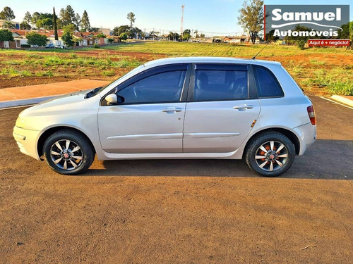 Imagem 10 de 10 de Fiat Stilo 1.8 Mpi 8v Gasolina 4p Manual