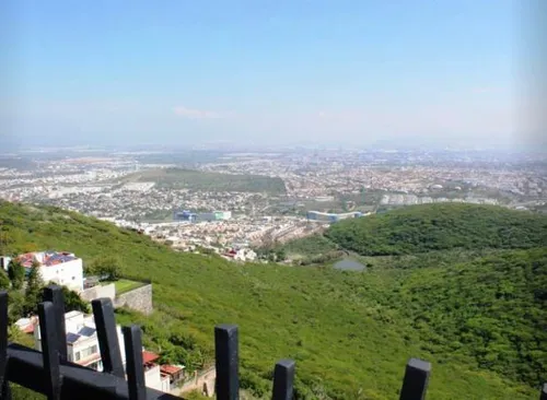 Venta De Residencia En Vista Real Country Club, Corregidora