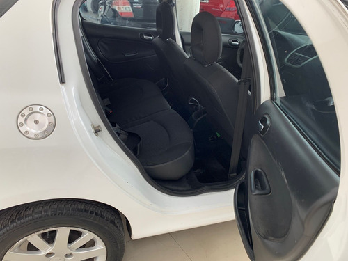 Imagen 11 de 16 de Peugeot 207 Compact Xt Hdi 1.4 5p 2011
