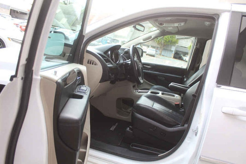 Imagen 7 de 15 de Dodge Grand Caravan 2017 5p Sxt Plus V6/3.6 Aut