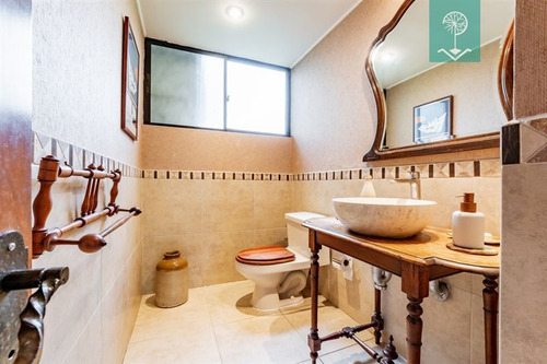Venta Casa 6 Dormitorios 4 Baños En Cerro Calan, Las Condes
