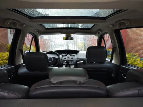 Versión 5 Puestos Motor 2.0 Caja Automática Secuencial Techo