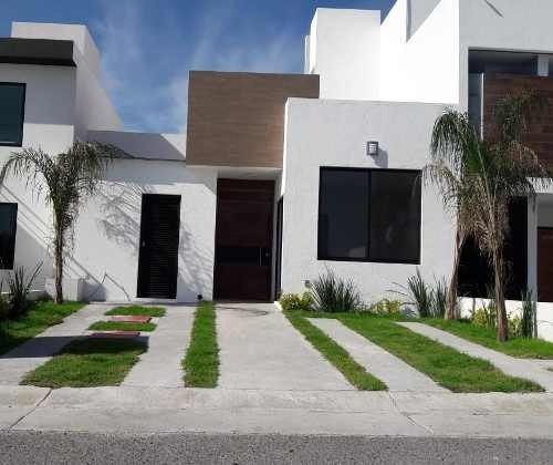 Linda Casa De Una Planta, Grand Juriquilla, Con Cero Topes