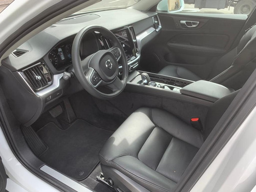 Imagen 11 de 14 de Volvo S60 Ii B4 Momentum 2022