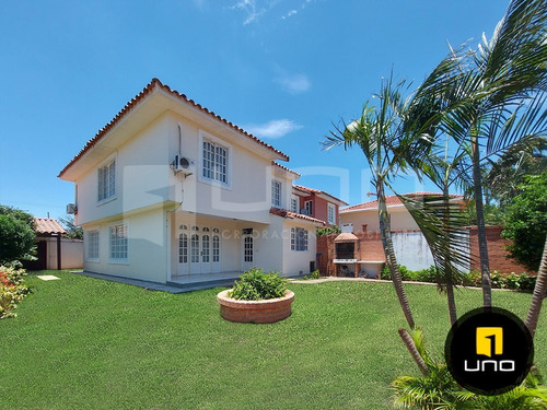Imagen 19 de 22 de Av. Claracuta, Alemana Entre 6to Y 7mo Anillo Linda Casa En Venta
