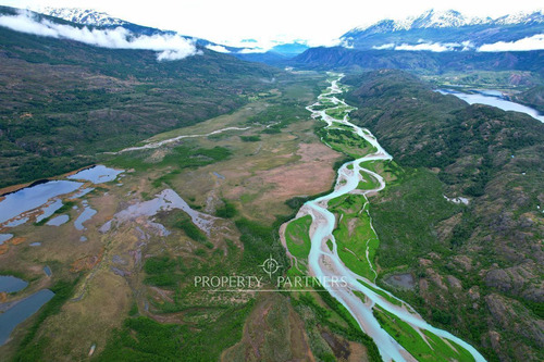 Patagonia, 660 Has Orilla Del Rio El Salto