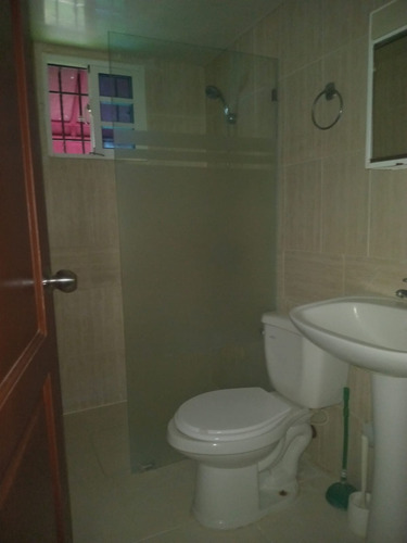 Se Alquila Hermoso Apart Remodelado, Res. Carmen Renata Iii