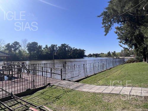 Casa Sobre El Río En Dique Luján