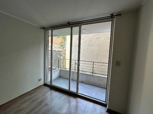 Venta - 1 Dorm. + 1 Baño; Metro Santa Isabel; Lira 570;codjc