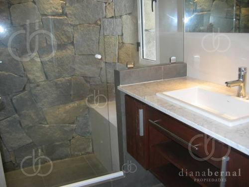 Imagen 18 de 30 de En Punta Del Este En La Zona Exclusiva De Punta De Piedra, Chalet De 5 Dormitorios Y Dependencia Con Piscina Climatizada.- Ref: 4041