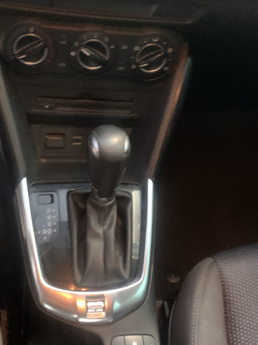 Toyota Yaris SD R XLE AT