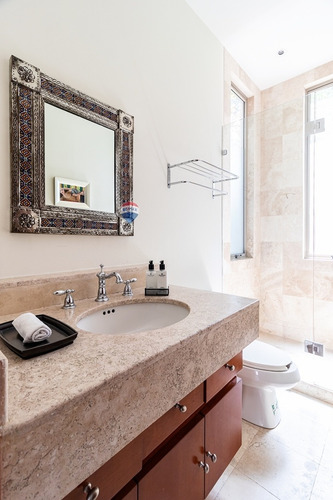 Imagen 16 de 30 de Casa En Condominio En Venta En Hacienda Santa Fe ( 495087 ) ( 5 Recámaras, 5.1 Baños, 772m2 )