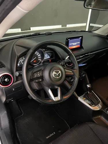 Mazda 2 1.5 Touring Carbón Edition