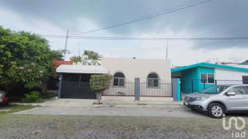 Venta Casa 4 Ambientes Lomas Vistahermosa