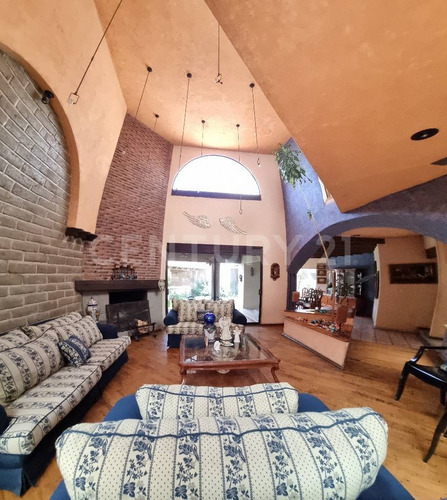 Casa En Venta Estilo Mexicano En Campestre Morillotla! A Un Min De Periférico!