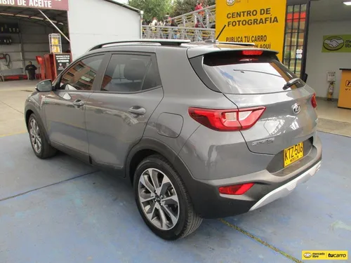 Kia Stonic Zenith Hybrid 4x2 1000cc Mt Aa