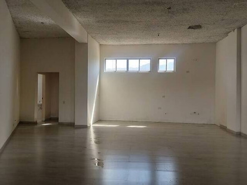 Venta De Local Comercial, Cc Brisas Del Valle, El Remanso Rp