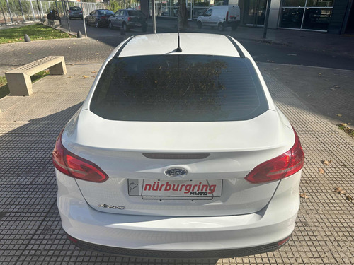 Ford Focus III 1.6 Sedan S