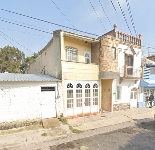 Casa En Buena Ubicación De Recuperación Bancaria En La Col. Lopez Portillo. Fm17