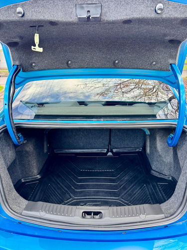 Ford Fiesta Kinetic 1.6 Sedan Titanium Powershift 120cv