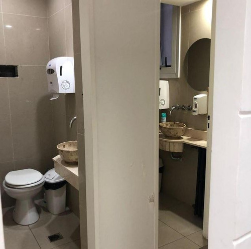 Departamento Uso Prof. 7 Oficinas A 1/2 Cuadra De Av. Córdoba, Del Hospital De Clínicas, De Facultad De Medicina Y Ciencias Económicas