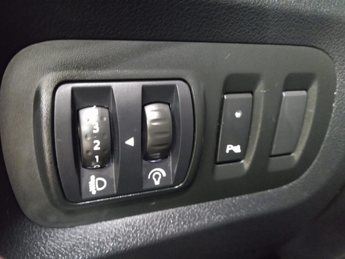 Imagem 15 de 15 de Renault Captur 2.0 16v Intense 2018