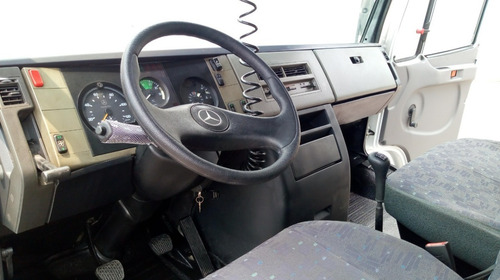 Imagem 12 de 15 de Mercedes Benz 710 2009 - Bau