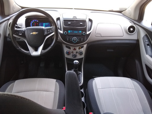 Imagen 3 de 12 de Chevrolet Tracker