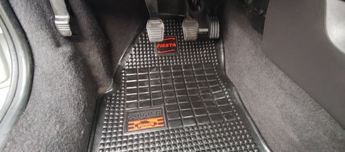 Imagen 21 de 25 de Ford Fiesta Max One Ambiente Plus Año 2012
