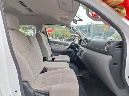Nissan Urvan NISSAN URVAN 2.5 15 PASAJEROS AMPLIA Aa MT