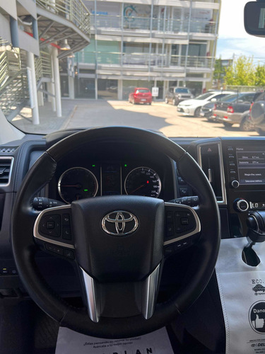 Imagen 10 de 12 de Toyota Hiace 2022 2.8 Tdi Wagon 6at 10a