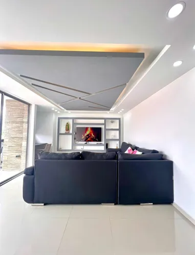Amplio Apartamento En Laureles.