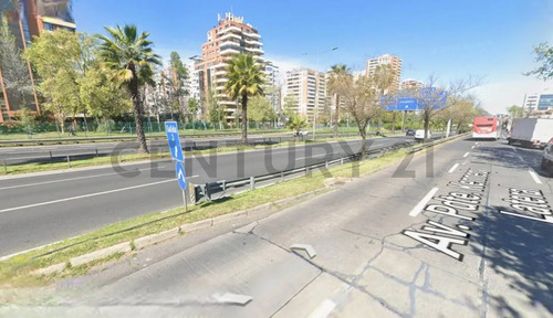 Estacionamiento Con Bodega En Venta | Excelente Ubicación...