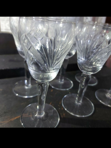 Imagem 7 de 9 de Taça Cristal Licor 6 Unidades 100ml Lapidado A Mão Antigo