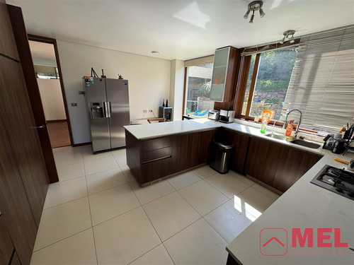 Casa En Arriendo De 5 Dorm. En Chicureo, Colina