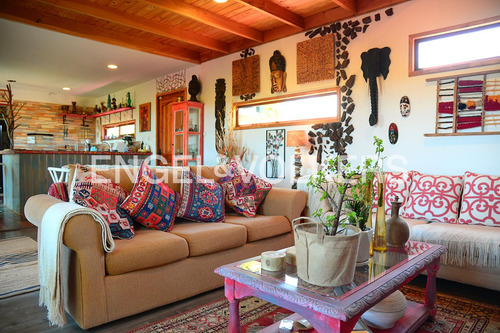 Casa Impecable En Parcela.