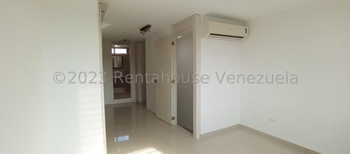 Hermoso Townhouse En Venta En El Este De Barquisimeto, 2 4 4 1 Con Vigilancia Privada, Vestier, 7 9, Areas Sociales, Maritza, Bella Terraza, Piscina, Lucena, Maletero.
