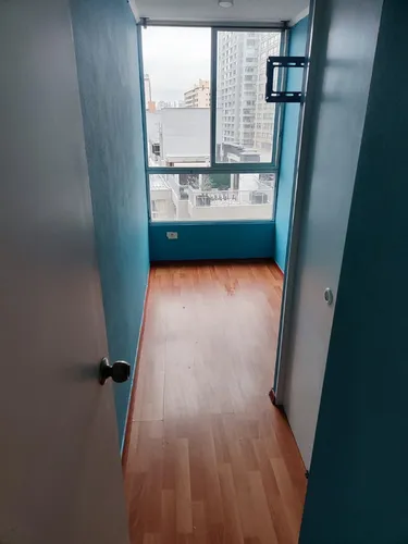 Departamento Con Excelente Ubicación, Pleno Centro De Stgo.